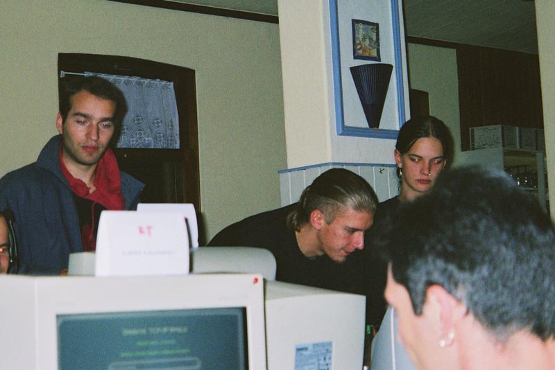 002_1