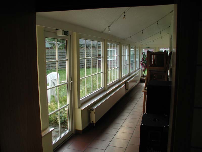 Garten_Zwischengang_Raucher