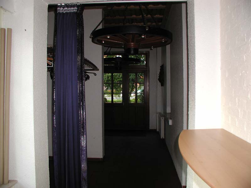 Saaleingang_Gaderobe